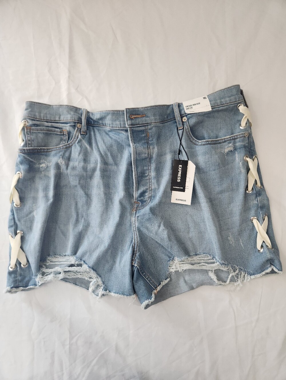 Express Vintage High Rise Button Fly Shortie Short size 16 Side Lace Frayed Raw